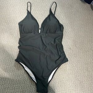 (NWT) Women’s Bathing suit